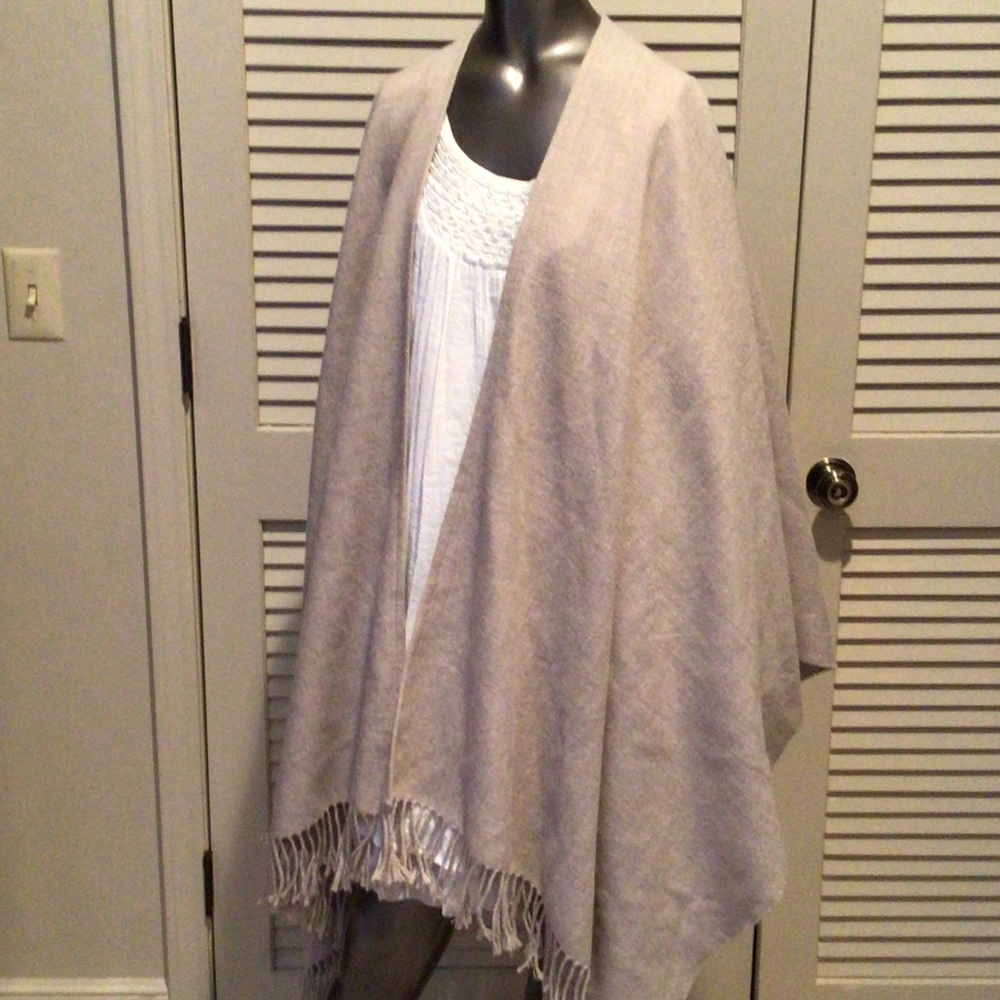 Elegant Beige Shawl with Fringe